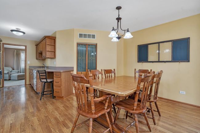 1713 Innercircle Dr, House other with 3 bedrooms, 1 bathrooms and 6 parking in Crest Hill IL | Image 15