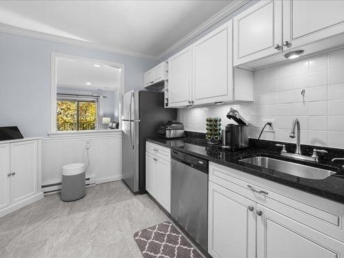 apt-d4-22 Branchfield St, Boston, MA, 02124-5745 | Card Image