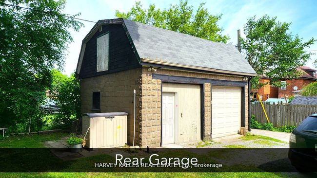 260 Prospect St S, Home with 4 bedrooms, 2 bathrooms and 2 parking in Hamilton ON | Image 4