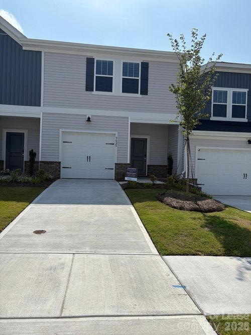 9025 Foggy Brook Loop, Charlotte, NC, 28216 | Card Image