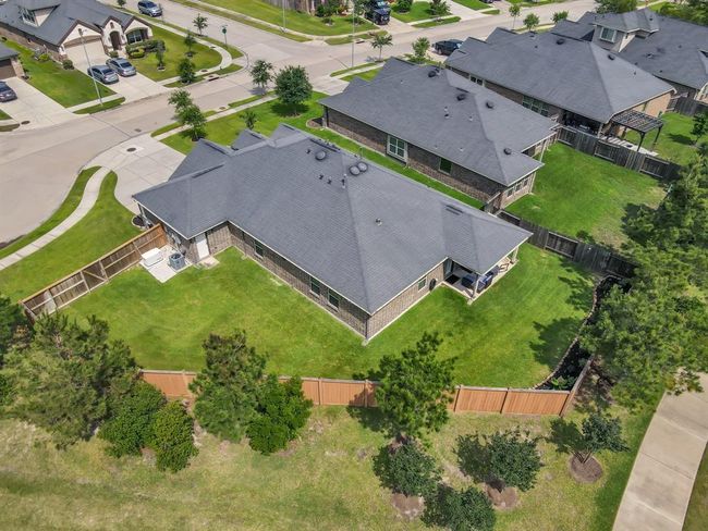 3921 Enchanted Timbers Ln, House other with 4 bedrooms, 2 bathrooms and 3 parking in Spring TX | Image 4