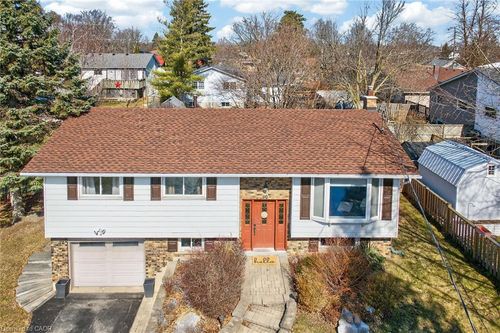 96 Dundee Dr, Caledonia, ON, N3W1J8 | Card Image