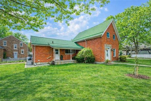 130 Arthur St, Atwood, ON, N0G1B0 | Card Image