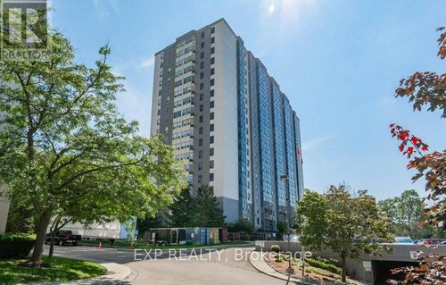 209-55 Green Valley Dr, Kitchener, ON, N2P1Z6 | Card Image