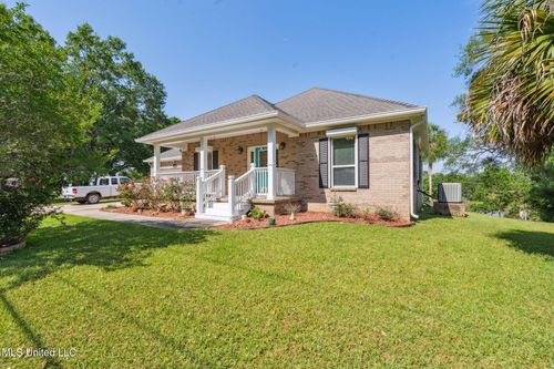 1405 Bay Ridge Dr, Gautier, MS, 39553-7404 | Card Image