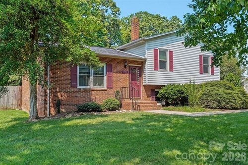 1751 Piney Rd, Hickory, NC, 28602-8255 | Card Image