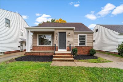 4086 Stonehaven Road, House other with 3 bedrooms, 2 bathrooms and null parking in South Euclid OH | Image 1