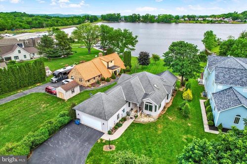 20 Hines Dr, EAST BERLIN, PA, 17316-9230 | Card Image