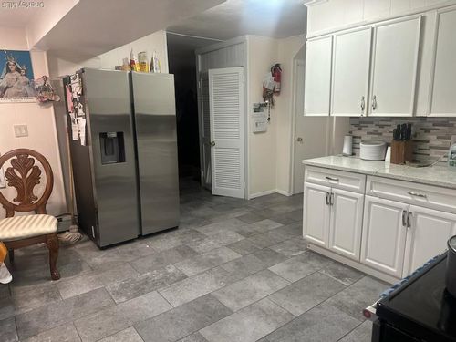 19 Hewes Street, Islip, NY, 11717 | Card Image