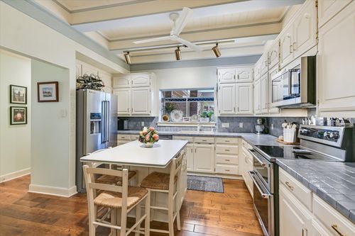 3907C Belmont Park Dr, Austin, TX, 78746-1182 | Card Image