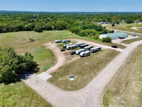 200 Holiday Ln, Locust Grove, OK, 74352 | Card Image