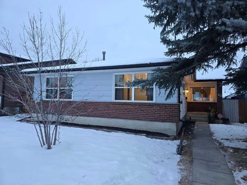 {{alt}} | Card Image