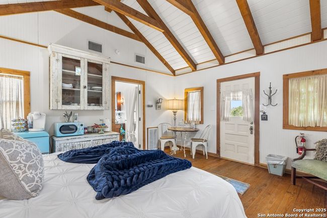 COTTAGE | Image 30