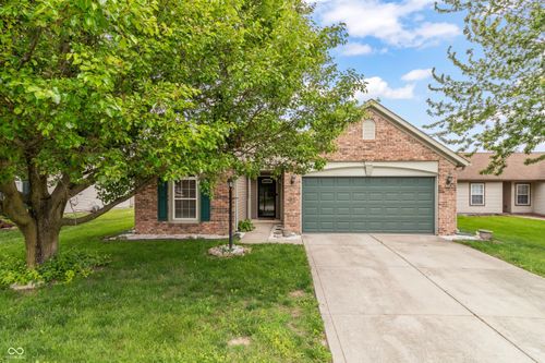 164 Meadow Glen Dr, Avon, IN, 46123-7784 | Card Image