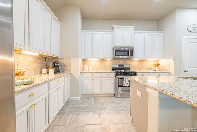 2705 Merlin Ln, House other with 3 bedrooms, 2 bathrooms and null parking in Pearland TX | Image 9