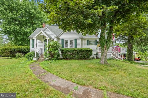 613 Centennial St, SCHWENKSVILLE, PA, 19473-1746 | Card Image