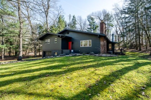 4343 Wildwood Dr, Bridgman, MI, 49106-9553 | Card Image
