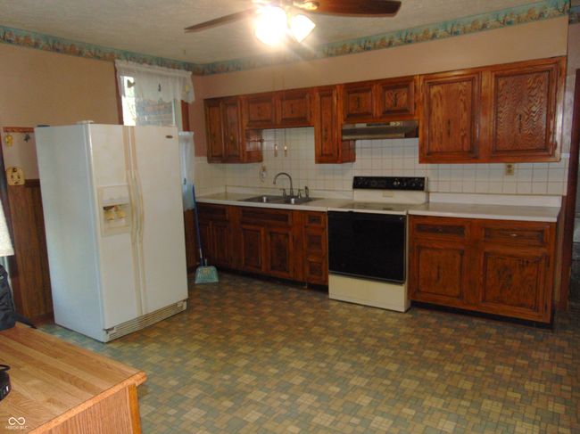 137 E Vine St, House other with 2 bedrooms, 2 bathrooms and null parking in Jamestown IN | Image 9