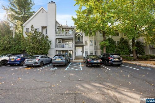 95 Quartz Ln, Paterson, NJ, 07501-3348 | Card Image