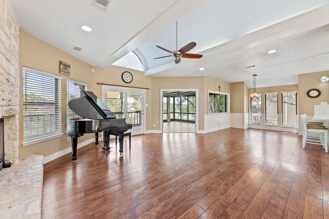 22012 Briarcliff Dr, House other with 4 bedrooms, 3 bathrooms and null parking in Spicewood TX | Image 15