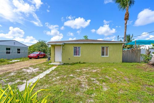 2365 Nw 155th St, Miami Gardens, FL, 33054-2750 | Card Image