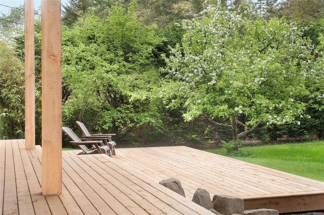 585 Wildwood Cres, House other with 1 bedrooms, 1 bathrooms and 3 parking in Gabriola Island BC | Image 40