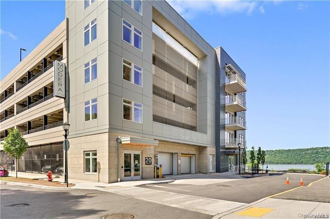 1 Parking Space in Garage | Image 31