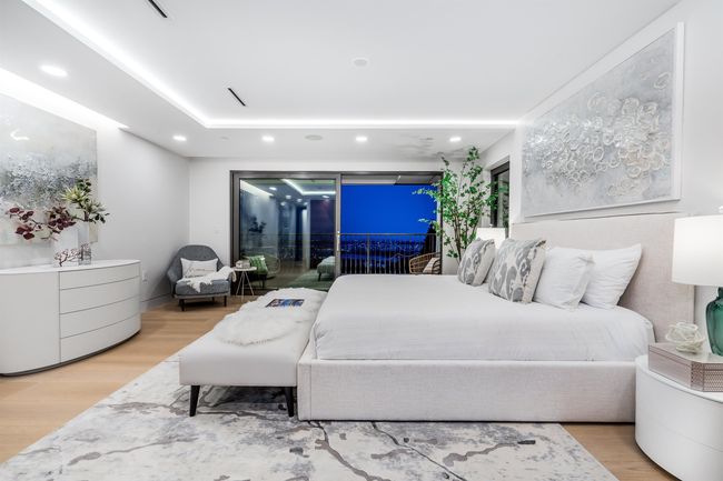 1123 Crestline Rd, House other with 6 bedrooms, 9 bathrooms and 8 parking in West Vancouver BC | Image 26