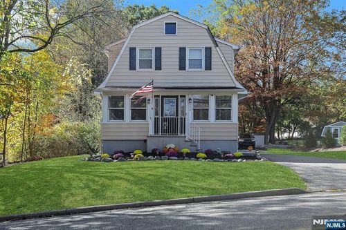 172 Yawpo, Oakland, NJ, 07436 | Card Image