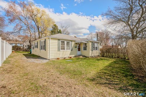 8 Biscayne Blvd, Old Lyme, CT, 06371-2404 | Card Image