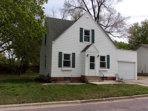 1365 Oak Beach Dr, Fairmont, MN, 56031-3106 | Card Image
