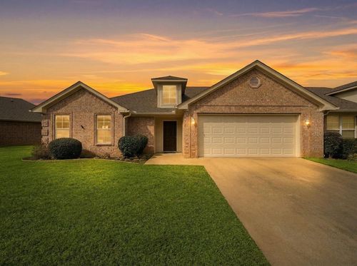 2203 Woodgrove Ln, Longview, TX, 75605 | Card Image