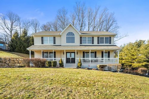 26 Johnson Dr, Stony Point, NY, 10980-3703 | Card Image