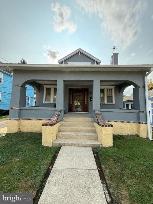 64 Melrose Ave, EAST LANSDOWNE, PA, 19050-2528 | Card Image