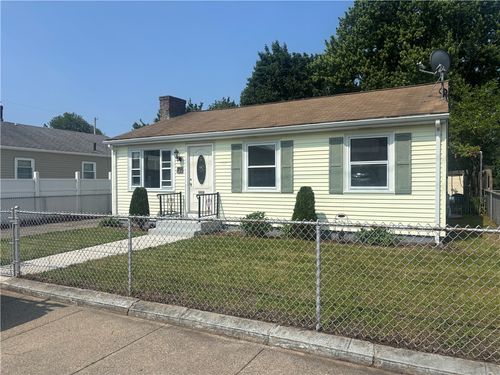 79 Memorial Dr, Pawtucket, RI, 02860-5530 | Card Image
