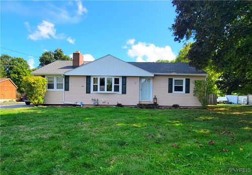 268 Erin Rd, Medina, NY, 14103-9424 | Card Image