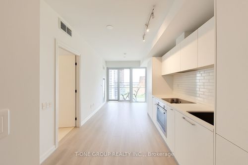 2511-3 Gloucester St, Toronto, ON, M4Y0C6 | Card Image