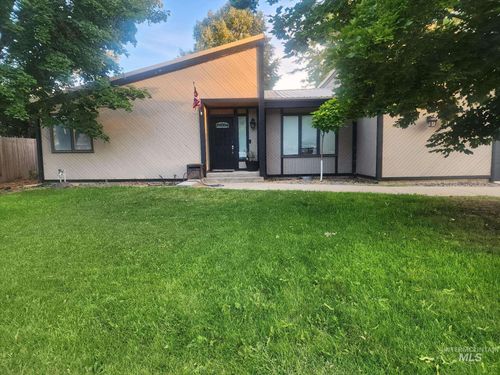 2556 4th Ave E, Twin Falls, ID, 83301-7518 | Card Image