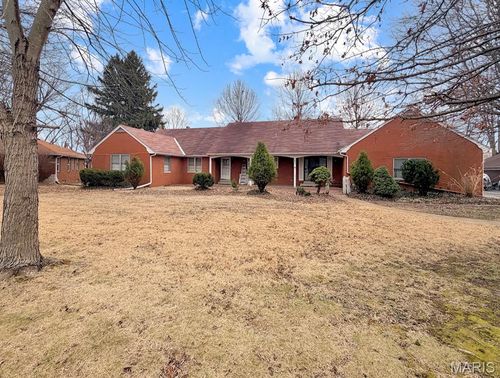 24 Weinel Dr, Fairview Heights, IL, 62208-1709 | Card Image