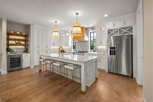 3923 S Champions Dr, Rogers, AR, 72758-8896 | Card Image