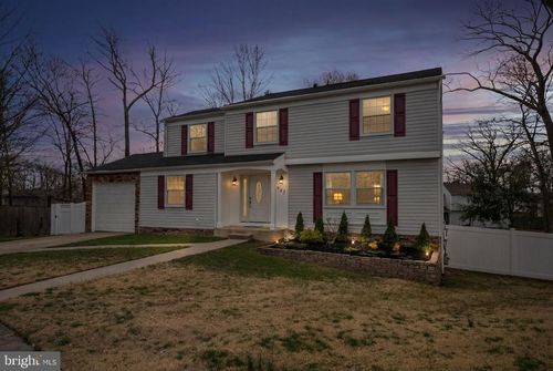 645 Ridgefield Ct, GLEN BURNIE, MD, 21061-4821 | Card Image