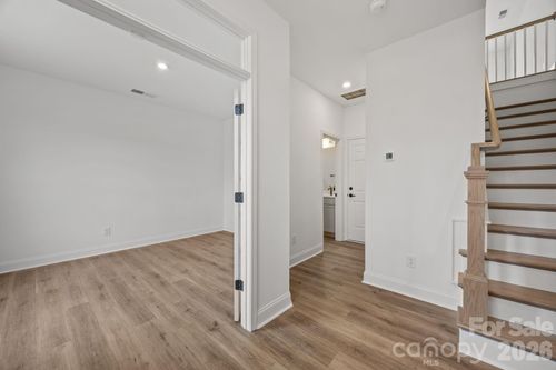 7032 Westrow Ave, Charlotte, NC, 28278-9581 | Card Image