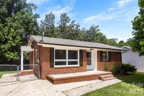 104 Lee St, Belmont, NC, 28012-3647 | Card Image