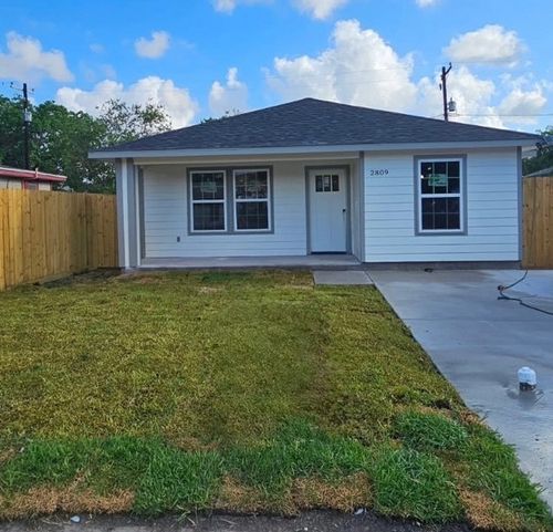 2809 Tarlton St, Corpus Christi, TX, 78405-2943 | Card Image