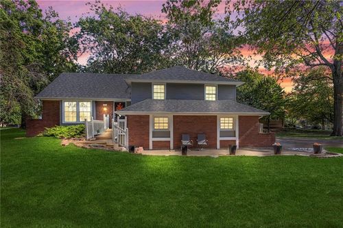 227 N Woodson Dr, Raymore, MO, 64083-9131 | Card Image