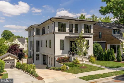 135 N Edgewood St, ARLINGTON, VA, 22201-1102 | Card Image