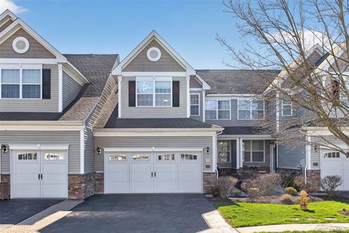 33 Pritchard Ct, Fishkill, NY, 12524-3735 | Card Image