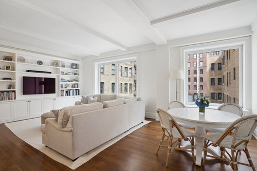 8c-103 E 84th St, New York, NY, 10028-0937 | Card Image