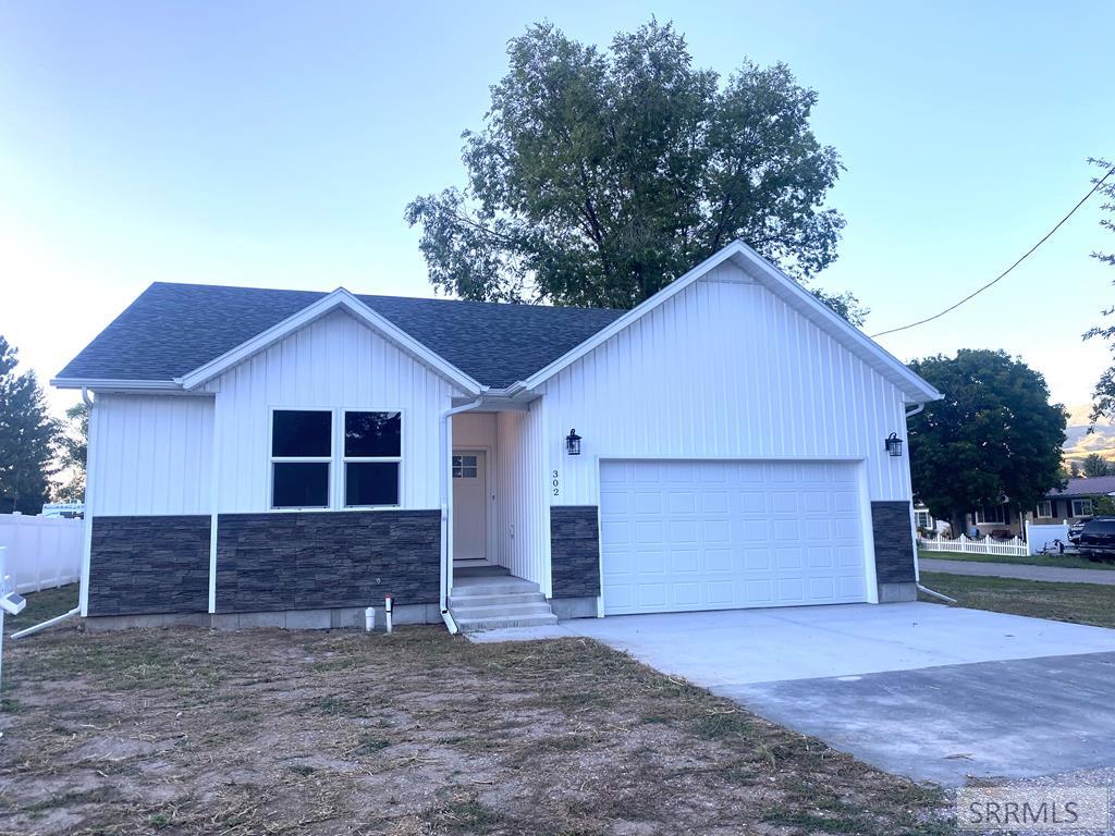 302 W 5th Street, For Sale in Mccammon Zoocasa