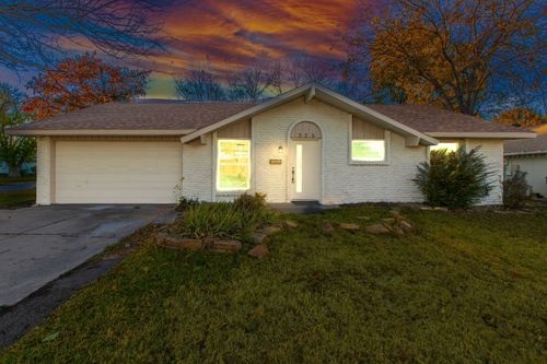 525 Birchwood Dr, Garland, TX, 75043-4927 | Card Image